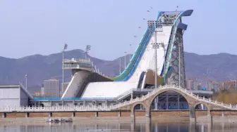 近距离感受谷爱凌苏翊鸣的夺冠视角，首钢滑雪大跳台喊你来打卡！