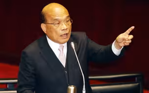 台行政机构发言人丁怡铭深陷失言风波，苏贞昌为何极力护短？