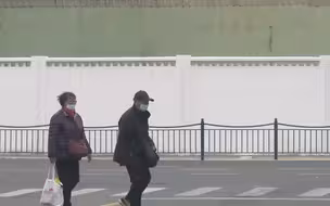 4月5日起，上海首支“爱心送医保障车队”投入运营，出租车队为浦东新区12个街道、24个镇的市民就医和配药提供免费运送服务，截至4月17日已免费派车超1500单