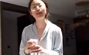 男子半夜起来贴心帮妻子倒水喝，妻子发现并不是60度后举动亮了
