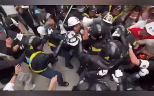 日本G7抗议者与警察发生激烈冲突