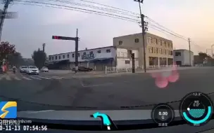 车主路遇“最霸道逆行”：锁自己的车 让别人无路可走