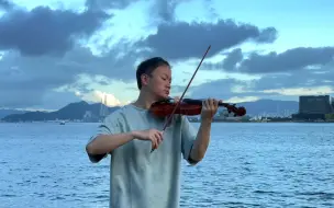 在维港深情演绎《东方之珠》祝祖国永远繁荣昌盛！