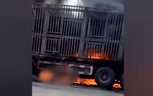儿子被烈火吞噬身亡，父亲全身烧伤，因货车修理时起火爆炸