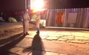 向一线民警致敬！1月10日是 #中国人民警察节 ，全国唯一高风险地区的民警依然坚守在岗位上，连护目镜也结了冰