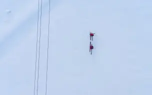 【国家电网】毛皮滑雪板上的巡线工