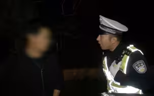 马路杀手！无证假牌上路 民警：车烂了行，心别烂了！