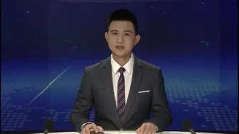 小货车爆胎致倾翻 高速交警化身 “搬运工”