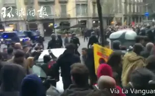 抗议加泰前主席被捕 巴塞罗那民众围堵德领馆