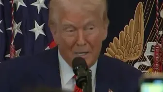 特朗普宣布美国政府将为篮球巨星科比立雕像