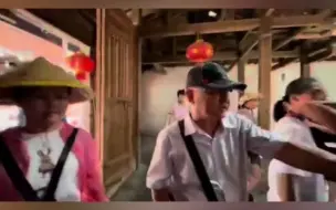 算一下导游和张老师总共吼了多少次