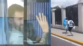 梅西抵达北京！球迷热情狂奔追赶大巴，梅西贴心挥手致意