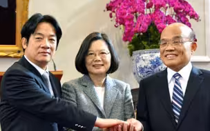 蓬佩奥三天内两度上演“最后的疯狂”，民进党当局切勿失去理智