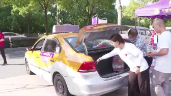 “摸一下粽子，祝你高中状元！”