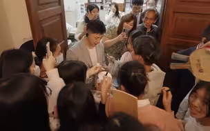 直击现场：龙队参访台北中山女高人气爆棚