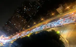 憋坏了吧！昨夜上海恢复，瞬间哪哪都堵！