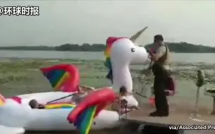 只想配一个极限沙雕文案...