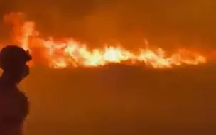 西班牙度假胜地突发山火：天空火红堪比“恐怖片”，约500人被疏散