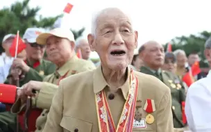动容！这些歌曲观礼老兵深情歌唱：没有共产党就没有新中国
