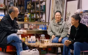 他光是摆地摊卖旧书就能抵1/3的工资，这换谁不心动啊！