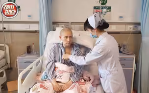 都市报道【不会的题目读三遍不要喊妈！认真检查作业不要喊妈！女儿坚守与患癌妈妈的约定】