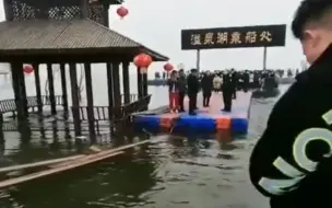 河北邯郸市一景区10余名游客落水 目前已停运整顿
