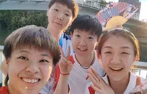 陈梦晒巴黎奥运村生活照！国乒运动员入镜，有人偷偷踮起脚尖