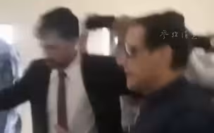 巴基斯坦前总理伊姆兰·汗获释 支持者载歌载舞庆祝