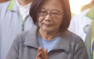 蔡英文当局妄图拿钱煽动美国对大陆动武