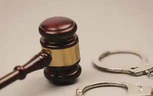 疫情期间，为赌博偷越国境，判刑！