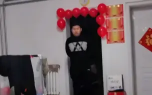 兄妹情深！妹妹刚出嫁一天，哥哥下班去妹妹屋里看了又看