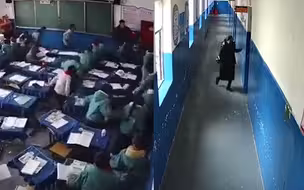 西藏那曲6.1级地震来袭瞬间 这所小学监控记录的一幕令人感动！