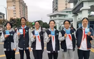 这个奖励你羡慕吗？上海一中学奖励学生当一天“校长”