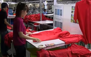 越南多家代工厂停工 阿迪达斯将涨价 有品牌回迁中国