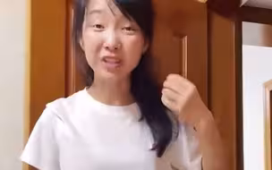 远嫁女孩假期回夫家，见她情绪低落丈夫一个举动太暖：走，回娘家