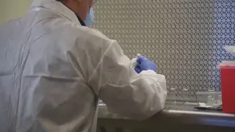 美国出现第一例奥密克戎毒株感染病例