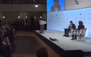 翻译器突发故障，泽连斯基笑称：这是俄罗斯网络攻击！