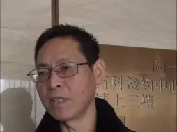 男子交6万元定金团购两套房，开发商把房子卖别人，“我来了很多次 一直不退钱”（一）