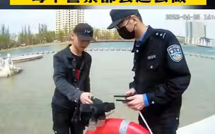 近日，甘肃酒泉。执勤民警勇救落水少年