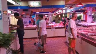 厦门海鲜市场三文鱼绝迹  冰鲜转为冷冻跌价70%