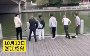光头大哥跳河营救落水女子