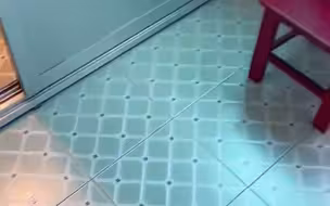 出差顺路回婆家后惊呆了，婆婆每天都把房间打扫得干干净净，网友：有这样的婆婆能提升幸福感