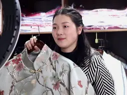 “95后女寿衣模特”任赛男：用漂亮礼服让逝者体面的与世界告别