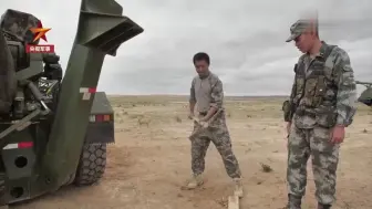 犁地的！记者体验炮兵挖驻锄坑
