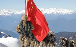 那年，他指挥新兵躲开雪崩自己却壮烈牺牲