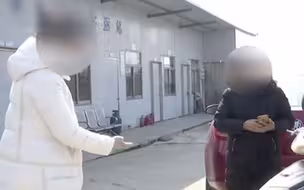 前妻默许？60后男子与90后女友同居 还生下2个孩子…