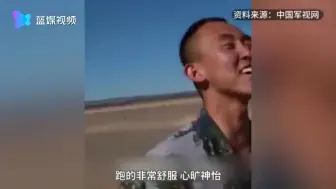 真追风少年！边防战士顶7级大风在黑戈壁上跑步