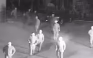 #史上最快出警灭火！货车变身“火车”开进消防站院内，消防员不到一分钟将火扑灭