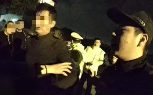萧山一女司机交通事故后突然跳河，3名警力秒速跳下施救