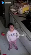 “爸爸爸爸 你从监控里跳出来跟我玩儿呀”
